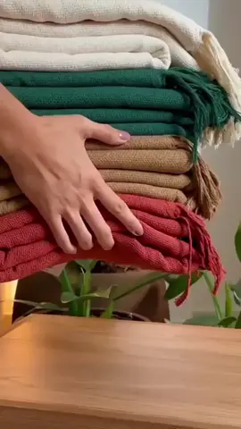 🛋️✨ ACHADINHO PERFEITO PRA SUA SALA! Essa manta para sofá é tudo o que você precisa: ✅ Antiderrapante (nada de ficar arrumando toda hora!) ✅ Tamanho grande – cobre bem e ainda decora ✅ Várias cores lindas pra combinar com seu estilo ✅ E o precinho? 👀 Shopee lovers, vocês vão pirar! 📦 Link no comentário/Stories (ou DM pra o link direto)! 🛒 Corre garantir a sua antes que acabe! #AchadinhosShopee #DecorandoComEstilo #MantaParaSofá #ShopeeBrasil #ShopeeAchados #SofáChique #CasaAconchegante 