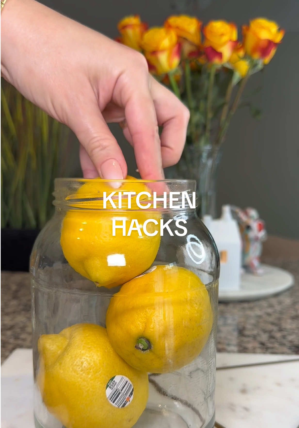 4 Amazing Kitchen Hacks You Need To Know. Useful tips for storing food. #KitchenHacks #kitchen #product #LearnOnTikTok #lifehacks #tipsandtricks #foodhacks  #DIY