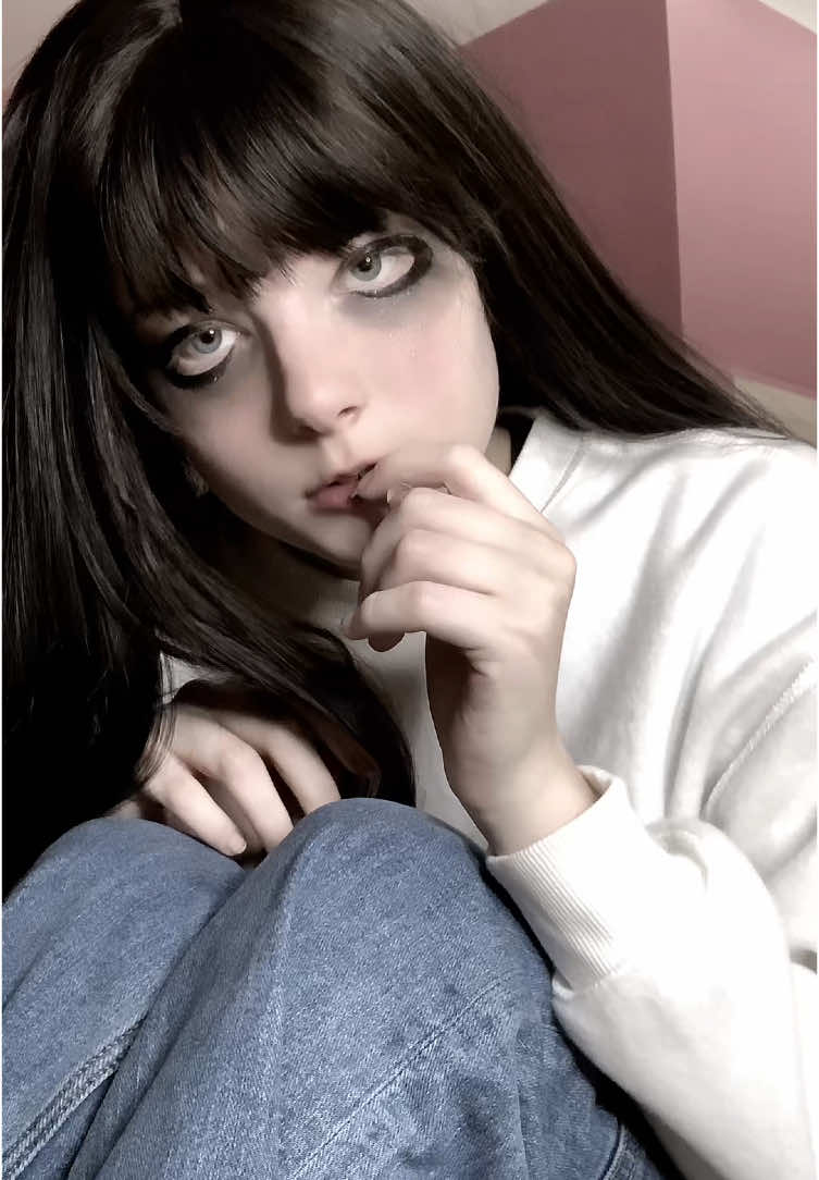 L is so me core (I say neurodivergent-ly) #L #Ldeathnote #Lcosplay #deathnote #deathnotecosplay #cosplay #coffeeandkarmacos 