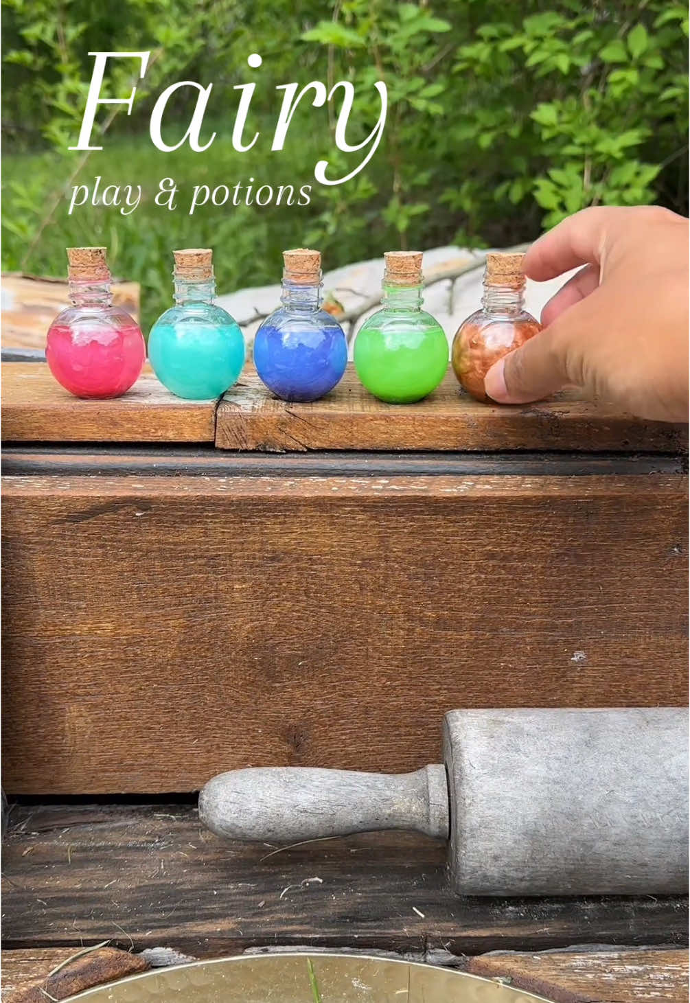 Making life magical ✨🧚🏼🌿 #motherhood #TrueLove #toddleractivities #fairy #mudkitchen #potions #outdoor #play #DIY 