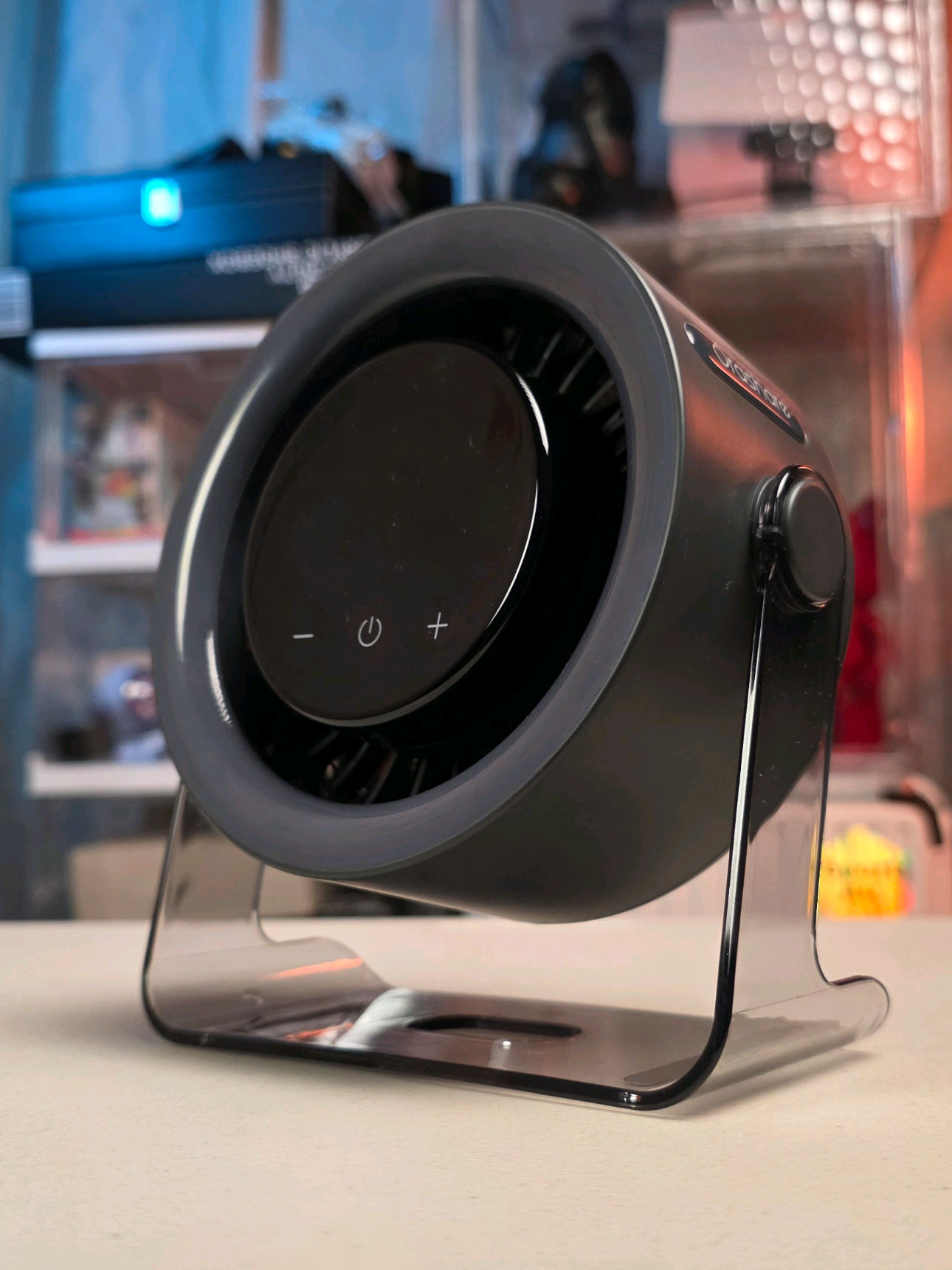 Stay cool anywhere with the Orashare DF07 Mini High-Speed Desk Fan! Don’t let its size fool you — this compact fan delivers powerful airflow with its 7-blade bionic design, smart LED display, and 100 adjustable wind speeds. With a 3000mAh rechargeable battery, Type-C fast charging, and up to 9 hours of runtime, it's suitable for work, study, or sleep. Plus, it features a dual safety grille, wall-mount hook, and comes in Rock White or Grey. #deskfan #minideskfan #fan #deskfanrecommendation #highspeeddeskfan #highspeedfan #minihighspeedfan #portablefan #rechargeablefan #turbofan #orashare #orasharefan #electronicsontrend 