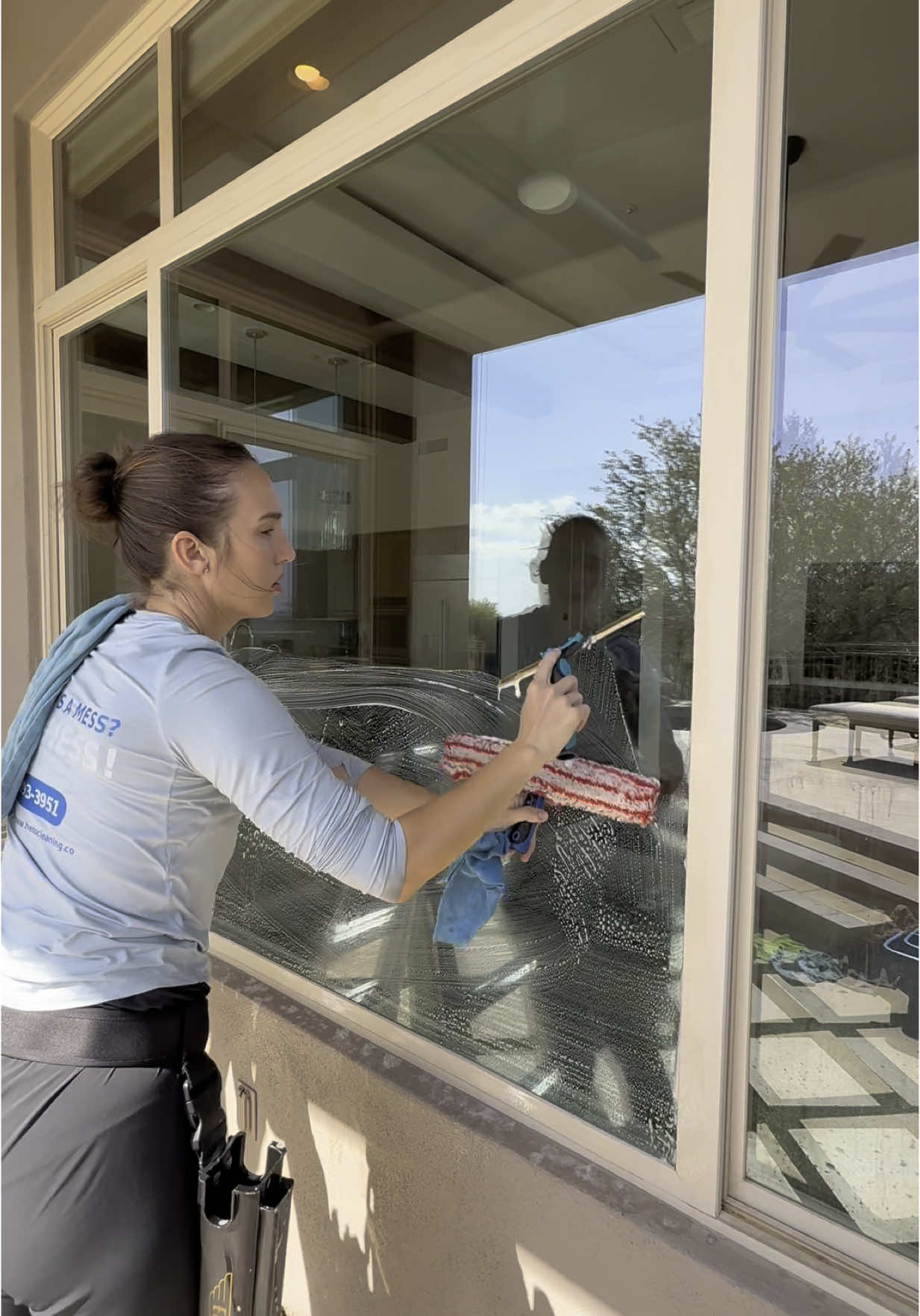 So fresh & so clean!  Windows a mess? Call Hess! 📲 623-693-3951 #windowcleaner #womanwindowcleaner #womenwindowcleaners #windowcleaning #satisfyingvideos #oddlysatisfyingvideo #fyp 