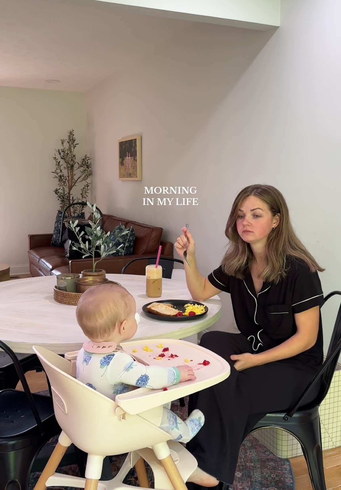 It’s just me and my girl against the world 🌎 I cherish our mornings together 🫶🏼💘 #morninginmylife #morningroutine #motherhood #postpartummom #7monthold #babygirl #breakfastroutine #sahmroutine #sahmmorningroutine #grwm #errands ##relatablemom