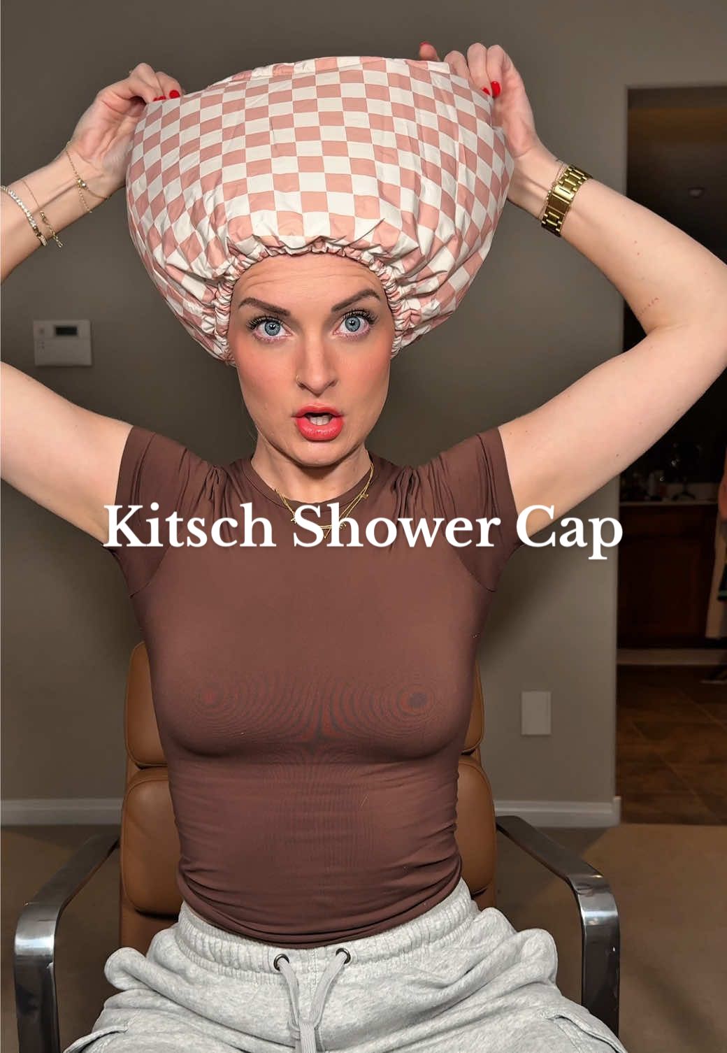 Looking back at my old shower cap now I’m wondering why I didn’t hear about this sooner 😭 #kitsch #kitschshowercap #satinlinedshowercaps #showercap #showerroutine #haircareroutine #showertips #beautyhacks #BeautyTok #hairtok #hairtips #luxuryshowercap 