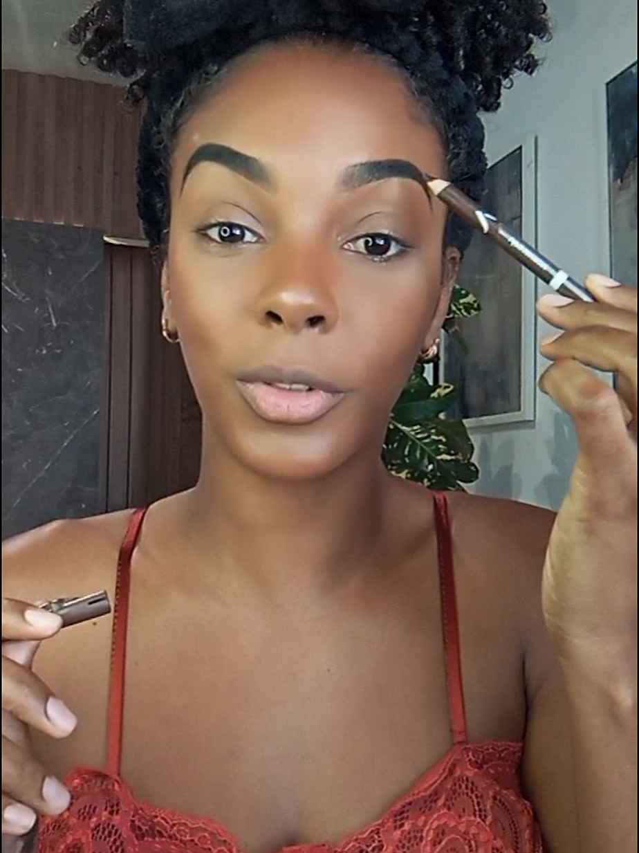 A responder a @priscillatravessa2 Preencher as sobrancelhas com sombra #fy#fan  #make #makeup #sombra 