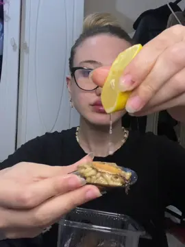 Gece midyesi . . #midye #yemekvideoları #asmr #mukbang #asmrvideo #mukbangvideo 