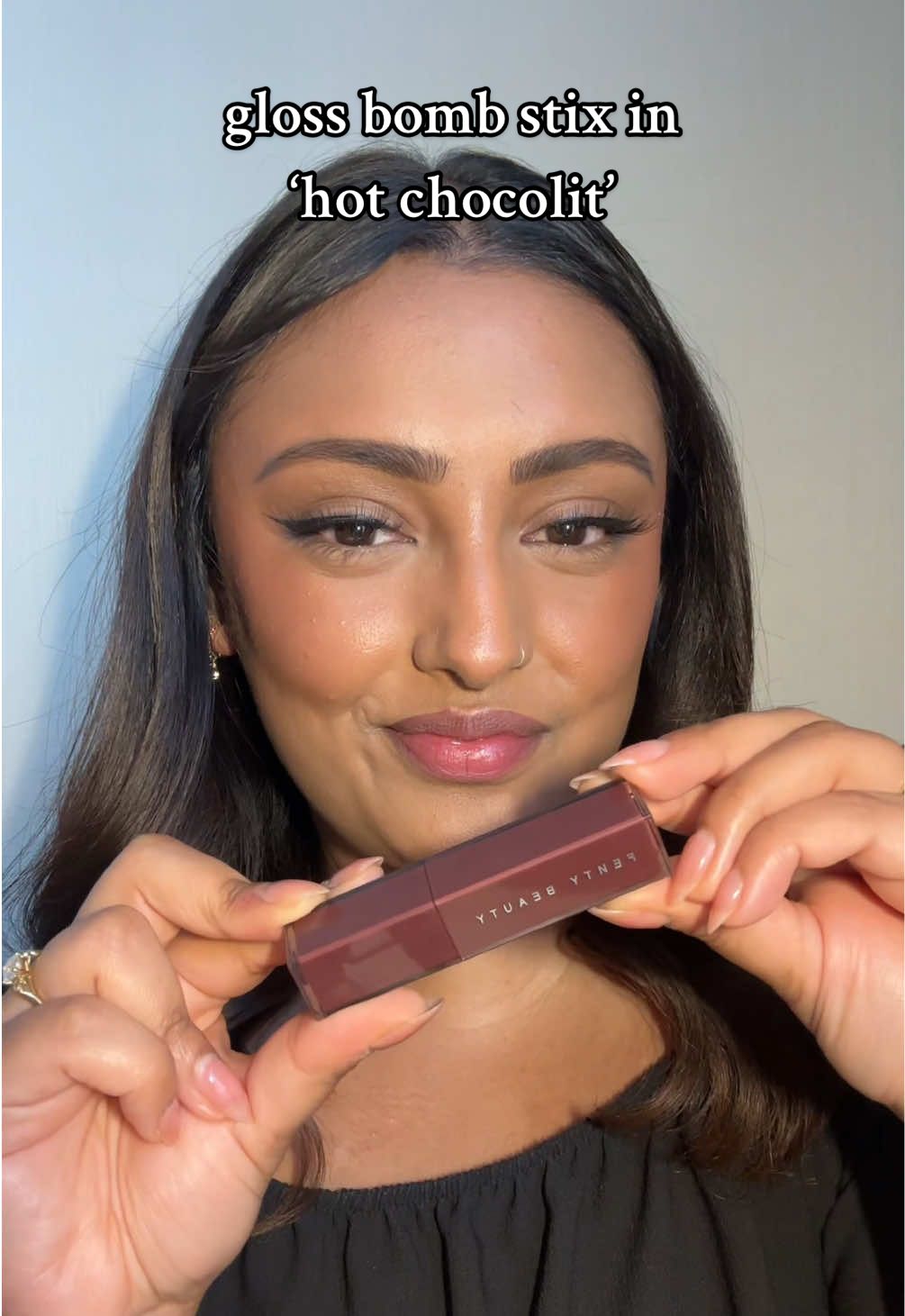 @Fenty Beauty gloss bomb stix in ‘hot chocolit’🍫🐻🤎 #fenty #fentybeauty #gloss #makeup #hotchocolit