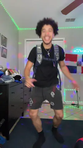 YES YES YES 🤣🕺🏽 Twitch: EmilDzTv #fy #dance #relatable #streamer #trending 