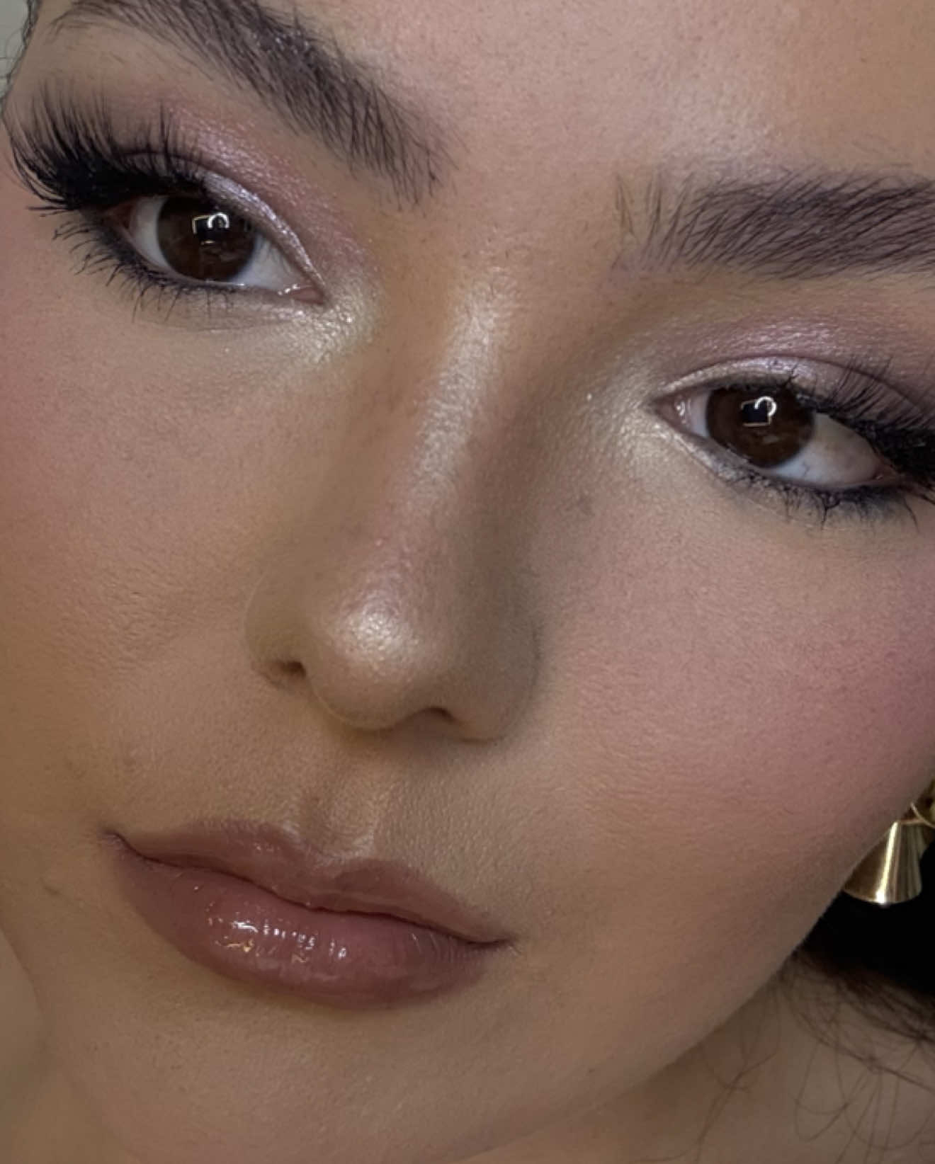 Love going outdoors but baby what are you doing not applying sunscreen en pleno siglo 21 no mamissss!!!❤️‍🔥 #tintedsunscreen #beautyofjoseon #beautyofjoseonsunscreen @Beauty of Joseon US 