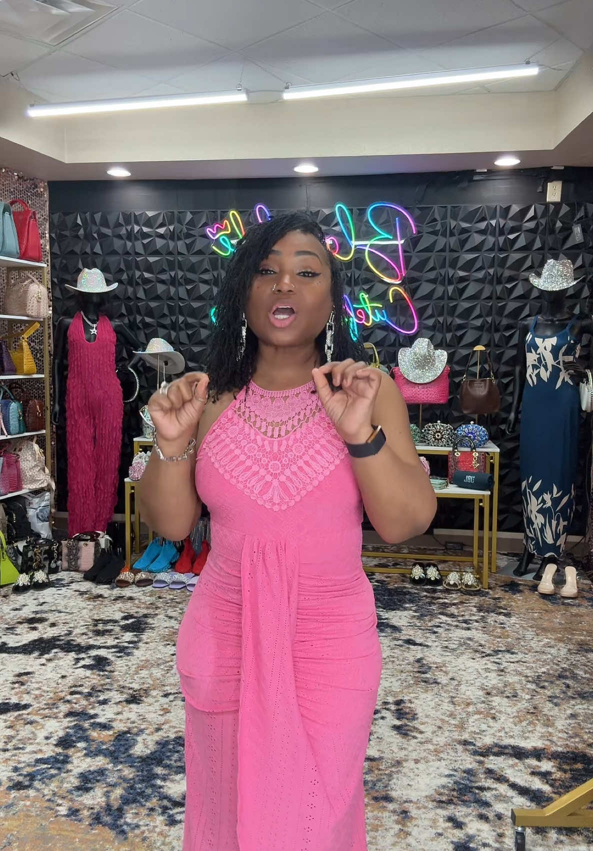 This is a cute summer dress #chicme #trending #bloveslifereviews #viral #fyp #fypage #ttslevelup #tiktokshopspringglowup #musthaves #springtok #tts #summertok #bloveslife #tiktokshopunboxing #affordable 