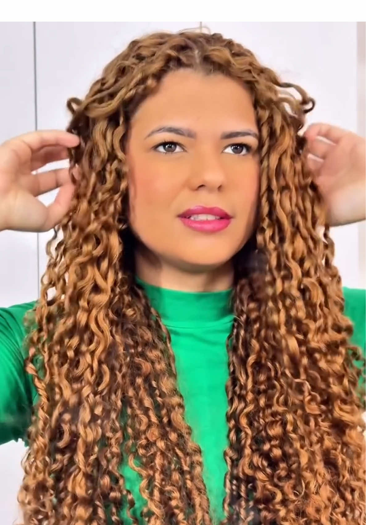 Já me segue pra mais dicas 🥰 #cabelo #penteados #foryour #penteado #curlyhairtutorial #curly #br #hairstyle #cachos #foryoupage #paravoce #curlygirl #fyp #penteadosfaceis #cabelocacheado #tutorial #reels #explorar #menina