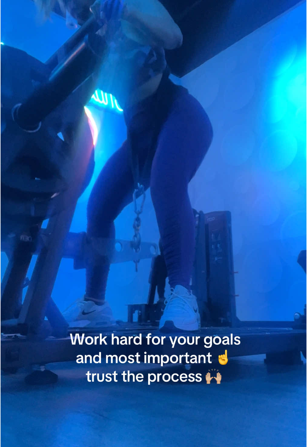 Trabaja duro por tus metas ☝️y confía en el progreso 🙌🏼#vgfitness  #fy #fyp #paratii #Fitness #gym #bbl #workouts #gluteexercise 