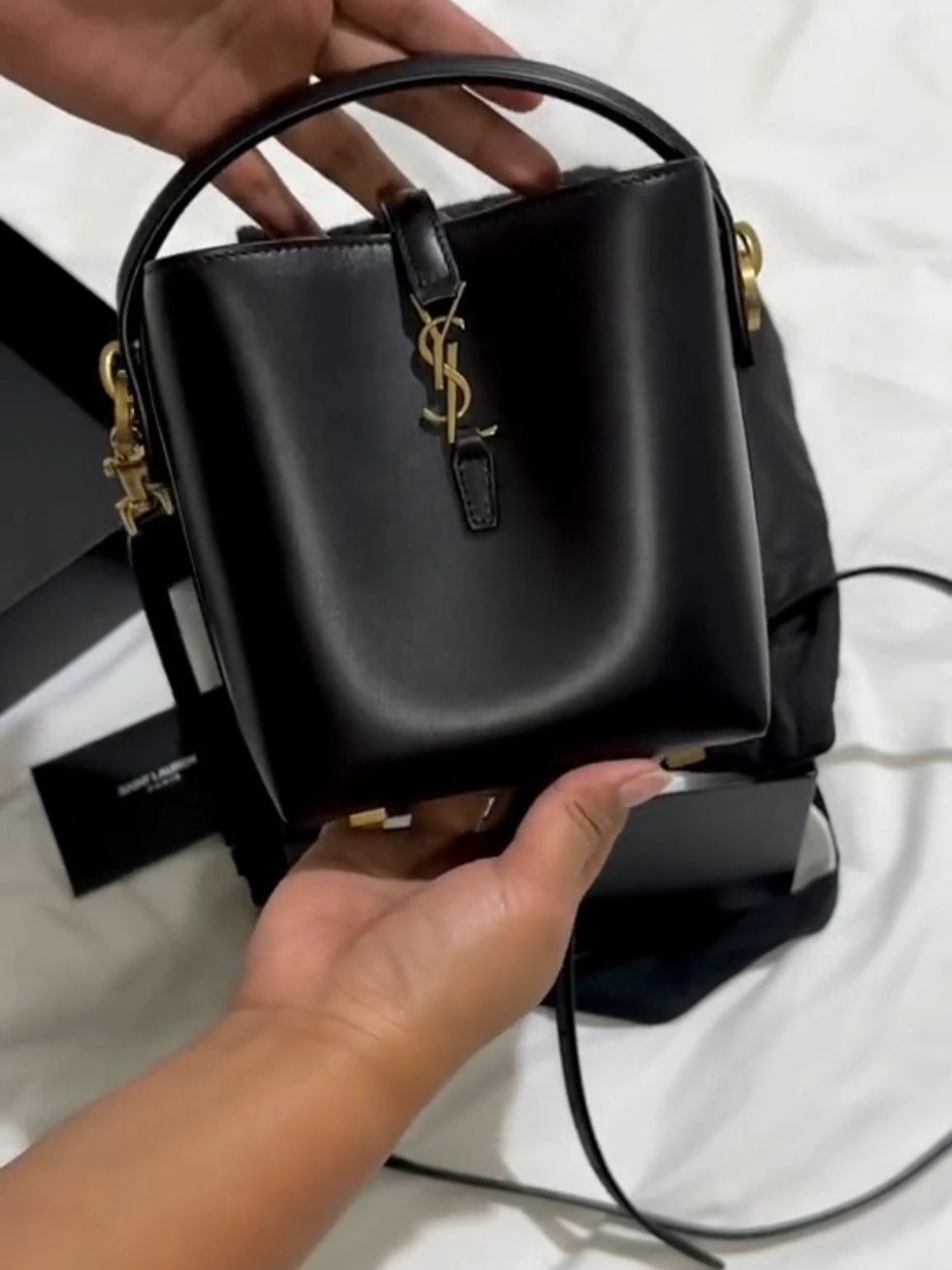 Unboxing ysl le 37 bucket bag😍🖤 🔗 on my page 😍