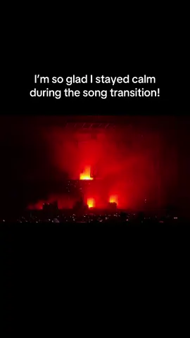 Pls this is so funny #piercetheveil #icanthearyou #ichy #icanthearyouworldtour2025 #maythesenoisesstartleyouinyoursleep #ptv #foryoupage #concert #alternative #piercetheveiltok #sleepingwithsirens #sws #fyp #raleigh #northcarolina 
