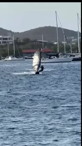cheeky little golden hour session😍 . . . #windsurfers #windsurfer #windsurf #content #cura #curacao #speeding #water #fyp #foryou #mylife #viral_video #life #point7windsurf #viralvideos #starboard #carribeansea #2025 #boat #harbor @Starboard @point7windsurf 