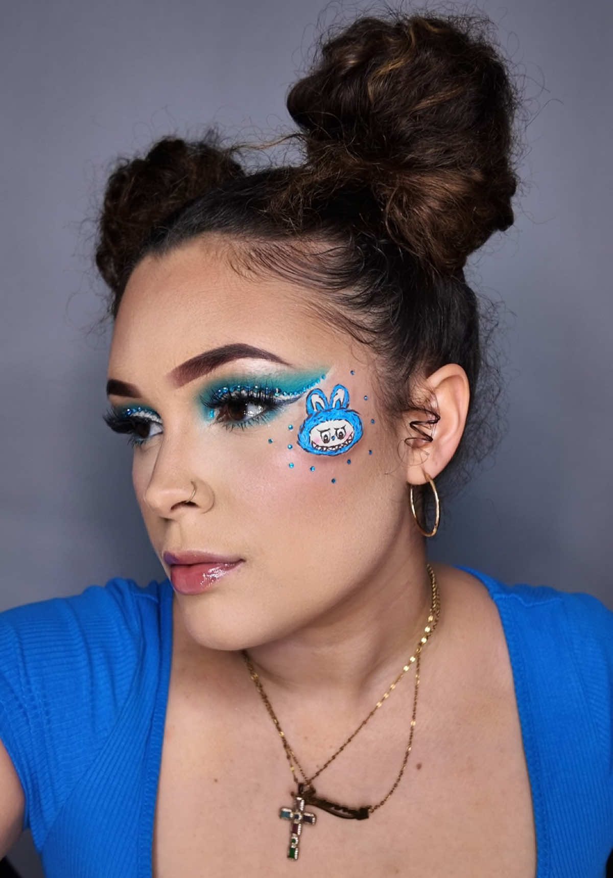 LABUBU GLAM 💙✨🩵 my 1st attempt at drawing a character on myself and whewwww it was hard 😂 its a lil lafufu but still I gotta start somewhere 🤪😂 #curlgirlari #makeup #labubu #labubucollection #labubus 