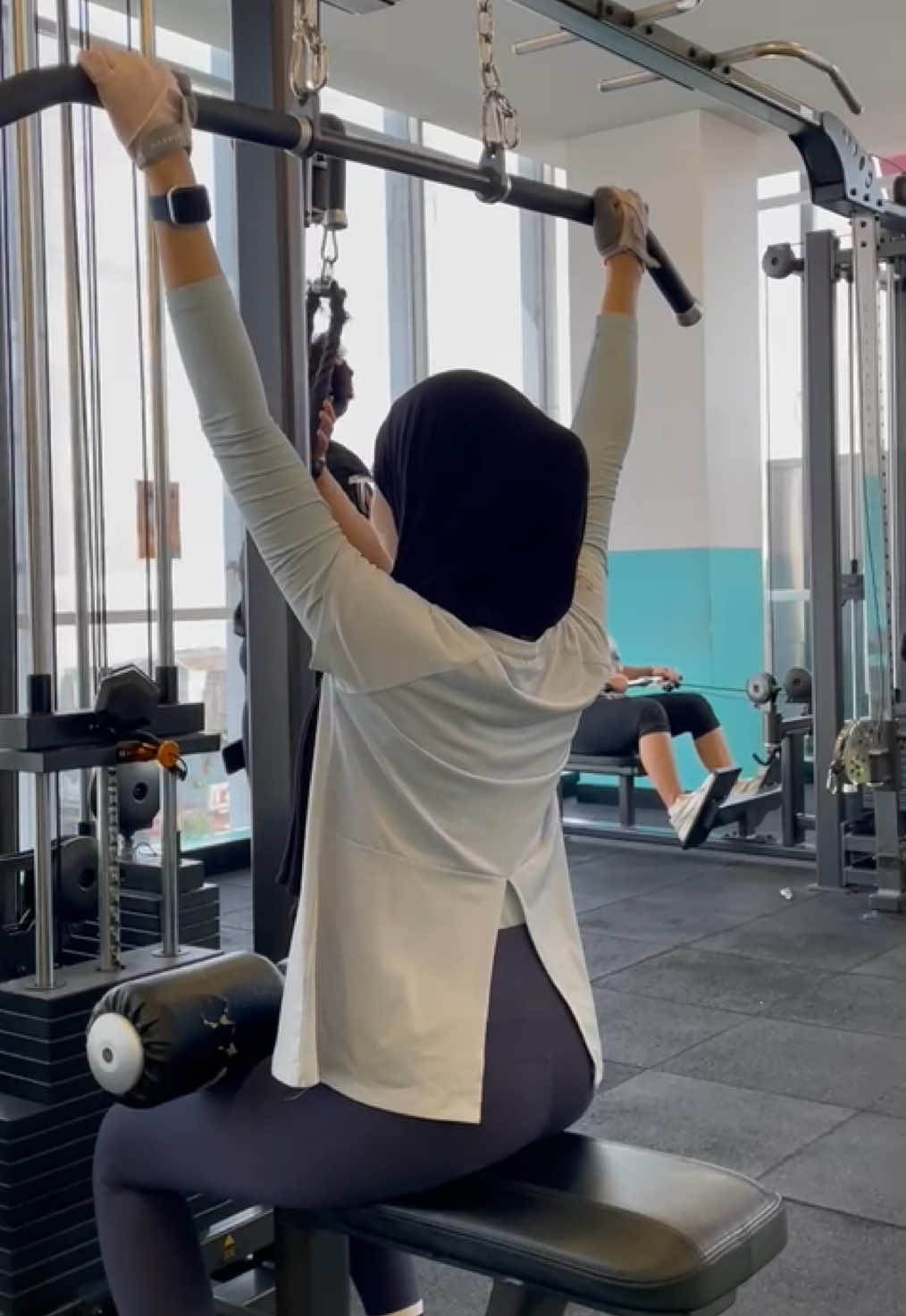 Nge gym itu untuk di pamerin 🤣 #gym #GymTok #jilbab 