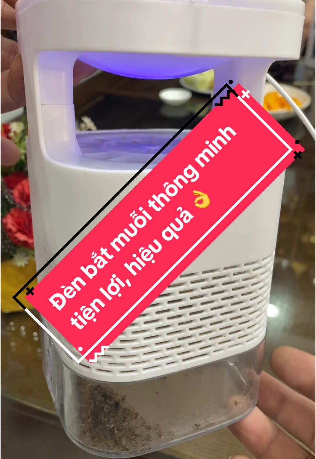 Đèn Bắt Muỗi Tự Động - Máy Bắt Muỗi Thông Minh Hút Côn Trùng - Công Nghệ Đèn LED Kiêm Đèn Ngủ Sạc USB Hàng Chuẩn Loại 1 * Thông tin sản phẩm đèn bắt muỗi - Khối lượng tịnh: 0,5-1kg - Chức năng: Diệt Muỗi nhốt muỗi + Diệt Côn trùng nhốt côn trùng + chiếu sáng  - Vật chất: Nhựa ABS - Màu sắc: Trắng - Kích cỡ trang: cao 22cm - Công suất định mức 2W - Điện áp định mức: 5V-1A Gói hàng bao gồm: 1 đèn diệt muỗi X, 1 cáp sạc USB  (không kèm củ sạc) * Ưu điểm sản phẩm đèn bắt muỗi - Đèn bắt muỗi hình nấm có thiết kế nhỏ gọn & khả năng diệt muỗi hiệu quả lại cực kỳ an toàn ngay cả với trẻ nhỏ. - Đèn diệt muỗi hoạt động trên nguyên tắc thu hút muỗi và côn trùng bằng ánh sáng rồi dùng quạt hút chúng nhốt vào lồng đựng bên dưới cho tới khi chết. - Đèn có kiểu dáng xinh xắn, nhỏ gọn không chiếm nhiều diện tích lại có thể làm đồ trang trí cho ngôi nhà của bạn.#xuhuong #denbatmuoi #banhangonline#denbatmuoichinhhang 