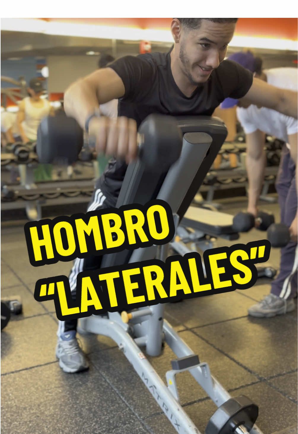 Los laterales ponen a uno a sufrir 😎🔥. #parati #gymbro #dicipline #gimnasio #motivacion #gym #GymTok #rutina #GymLife #LIVEIncentiveProgram #LIVERewards #PaidPartnership 
