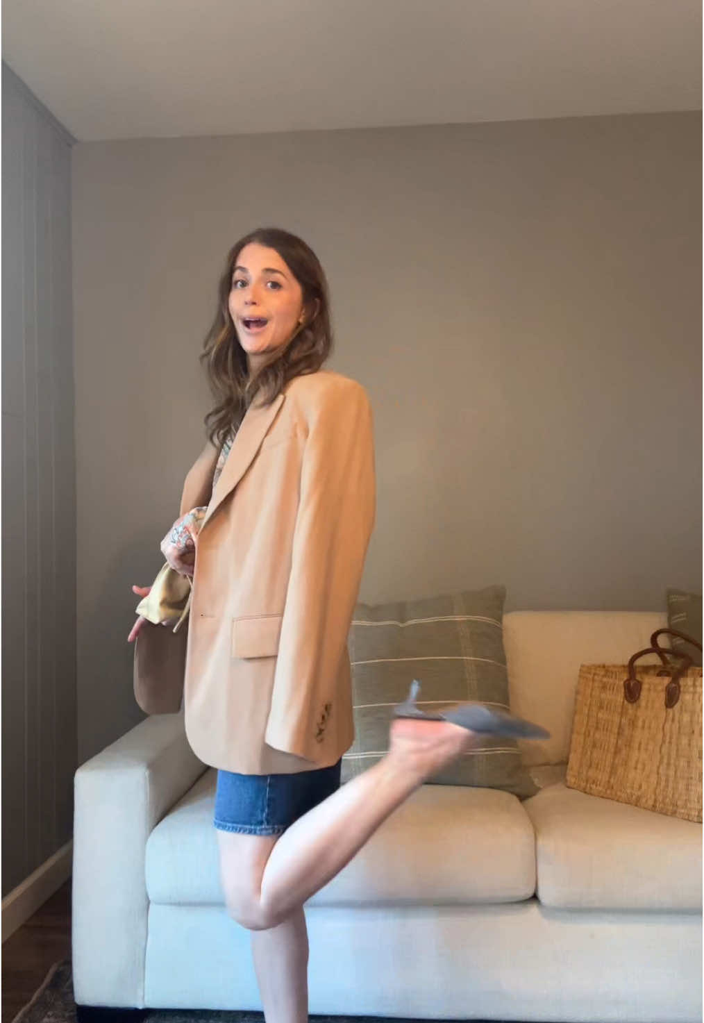 had to chug an iced coffee but mama’s goin outttttttt #springfashion #fyp 