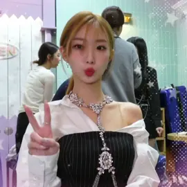 isn't he cute- #yeojin #loona #cute #edit #fy #viral #loossemble #comeback #monkeydancing #meme #4walls 