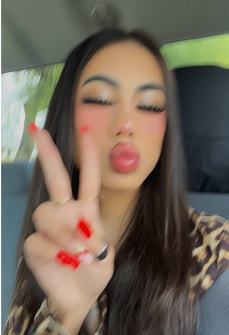 LUVVV YALL 🫶🏻💋 || #grwm #school #makeup #foryoupage #fypシ #xyzbca 