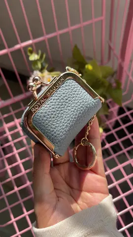 Tres adorbs. And will be very handy#casual #mini #jewelry #case #coinpurse #leather #fyp #TikTokShop #travel 