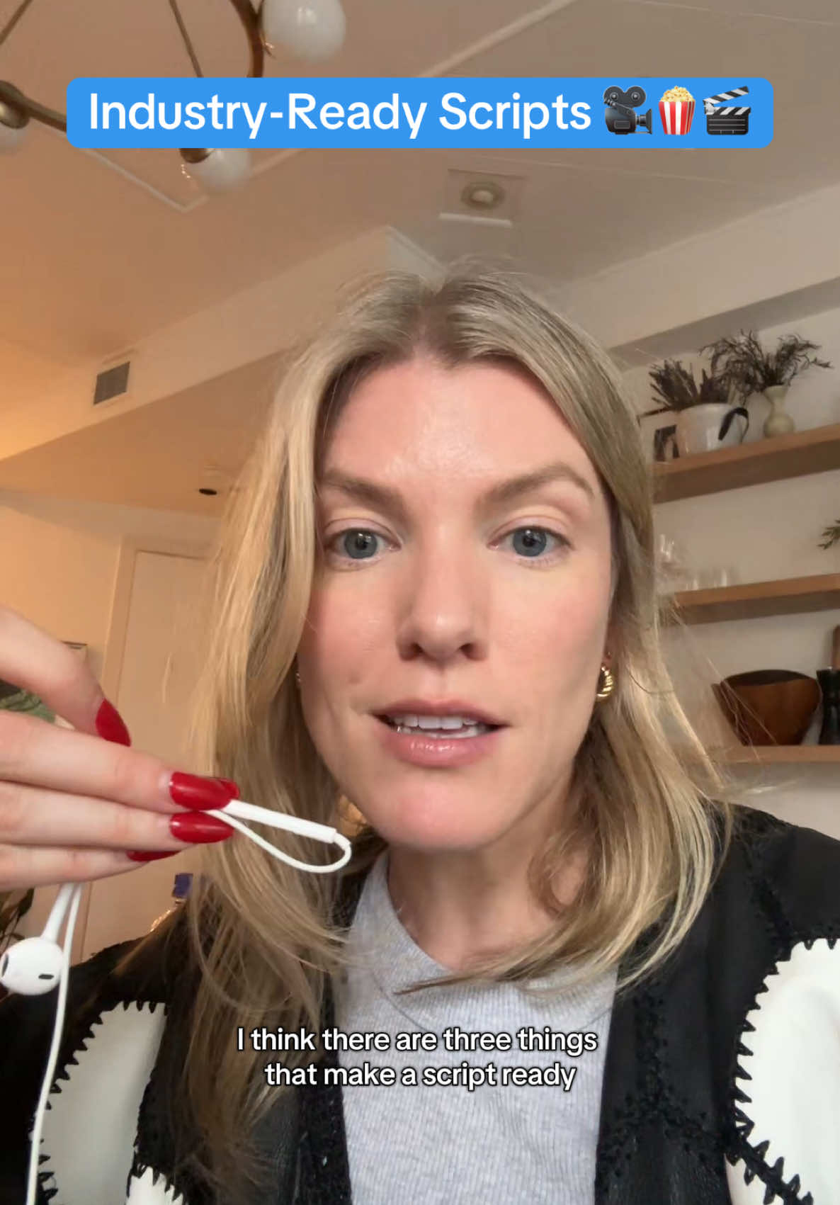 Replying to @Orange Martini Comics your script is industry ready if it has the 3 S’s #filmtok #writing #writingtips #juliayorks #screenwritingtiktok #screenwriter #screenwriting #screenwriting #hollywood #entertainmentindustry #writingadvice 