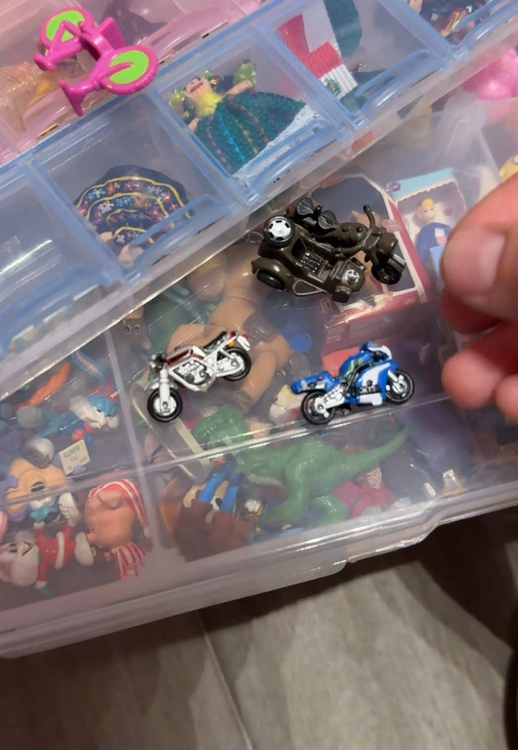 Respuesta a @Sebas Reyes solo tengo 3 motitos jeje #micromachines 