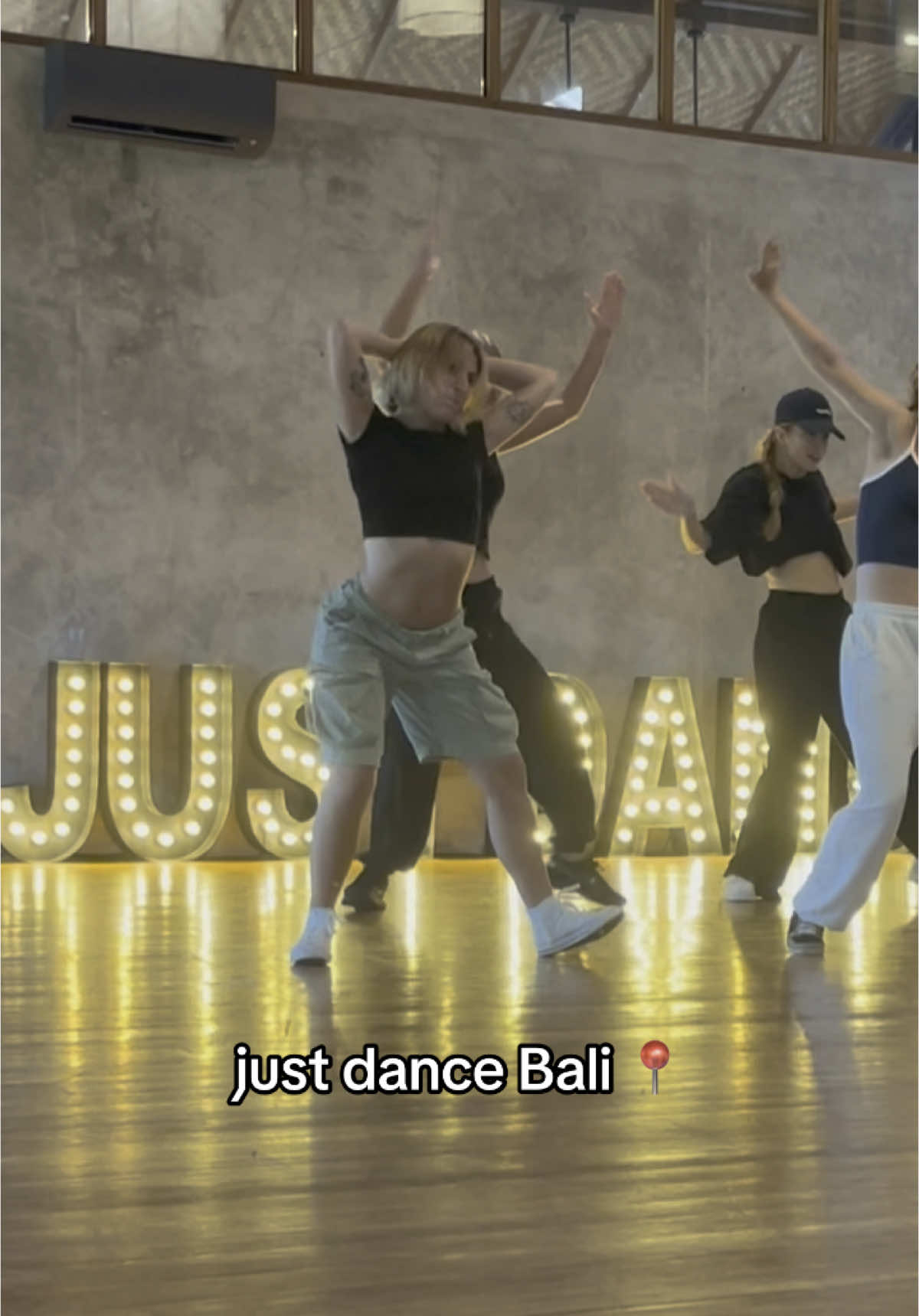 cours dancehall 🔥 #bali #dance #studio 