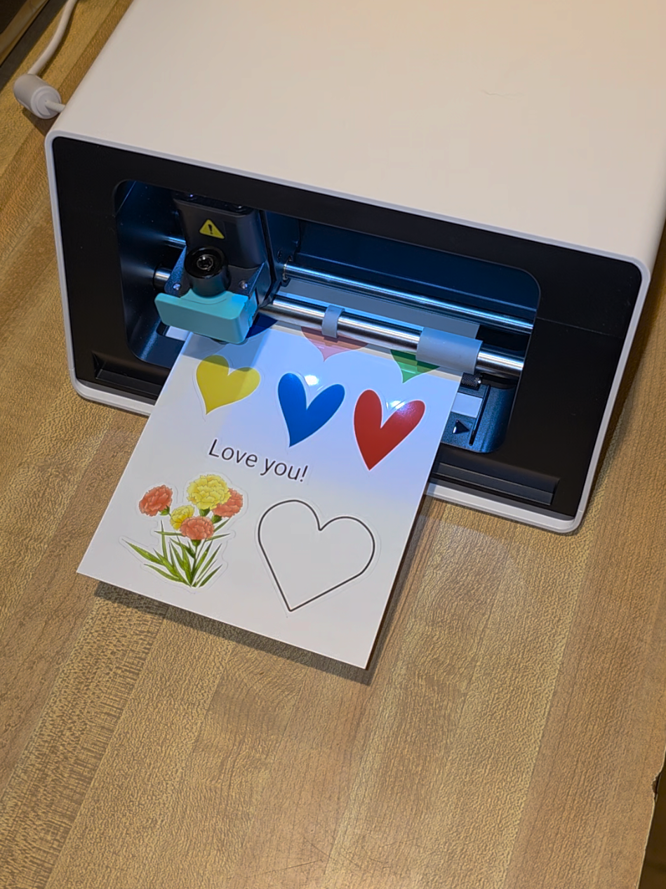 #stickerprinter #stickerprintercutter #coolfinds #spotlightfinds #viralvideo #trending #foryoupage #TikTokShop #obsessed #liene 