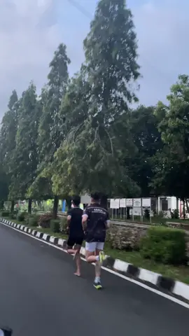 RACING ABISS😜🤙🏻 #anaklari #laribareng #binsikbareng #racingabiieezzz #pelarikonten #fyp #tiktok 
