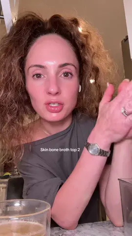 I thought BB was so weird but omg it’s so good for you!!!! It’s been a glowy skin hack #skinhacks #skinglowup #glowingskin #glassskin #bonebroth #protein #creatorsearchinsights 