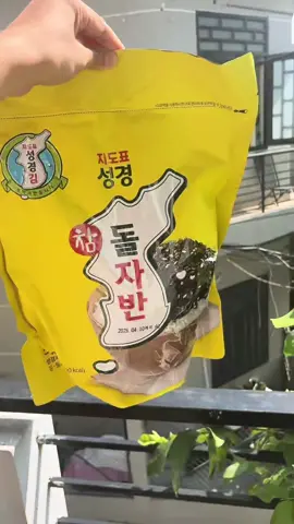 Bé nào mà mê rong biển Sung Gyung giống con nhà em không? #rongbienhanquoc #rongbien #rongbiensungyung #rongbientamgiavi 