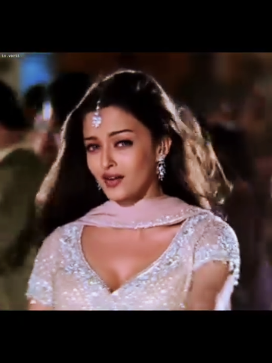 #mohabbatein #shahrukhkhan #aiswaryarai #bollywoodsong #foryoupage #hindisong #fyp #viral_video #musica #srk 