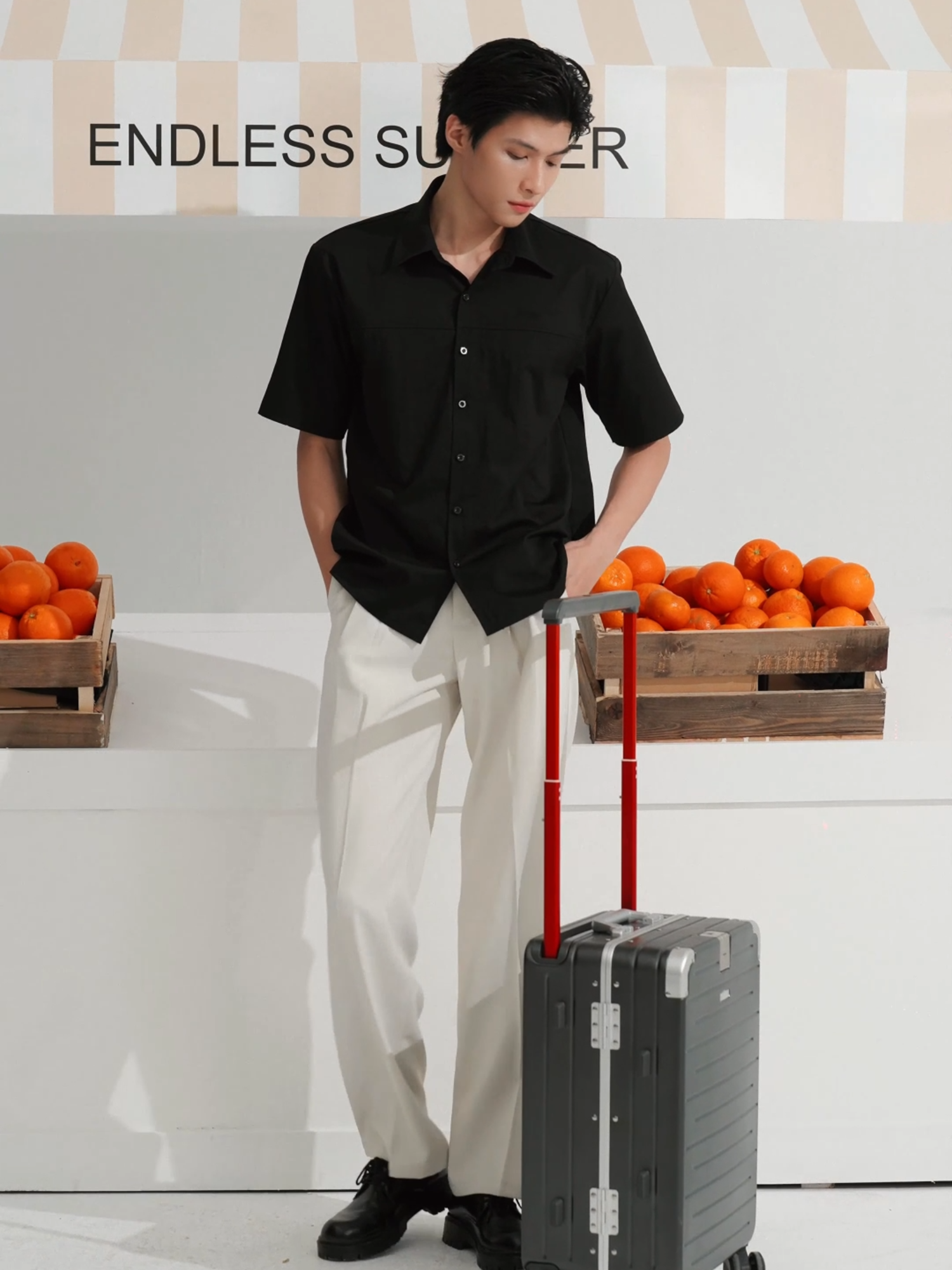 PISANI LUSSO | NÂNG TẦM CHUYẾN BAY HẠNG THƯƠNG GIA. Pisani Lusso gây ấn tượng bởi diện mạo sang trọng và thời thượng, giúp bạn luôn bừng sáng, cuốn hút và thể hiện đẳng cấp.  - Tích hợp cổng sạc USB hiện đại ngay trên thân vali - Hạn chế va đập đỉnh cao với 100% nhựa PC siêu bền bỉ - Khóa khung 2 điểm kết hợp khóa số TSA - Gấp đôi bảo mật Ghé MIA.vn để sở hữu ngay sự sang trọng đẳng cấp chuẩn phong cách Ý ngay nào! #miavn #vali