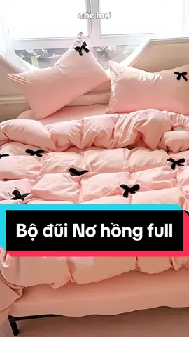Bộ đũi chăn ga nơ hồng xinh quá xinh, tone hồng nhẹ nhàng ngọt ngào mê liền luônnn 🌸🌷🌸🌸 #gocmo #decor #changa #phongngudep #trangtrinha #trangtriphongngu #cotton #muahe #gagiuong #bochangagoi 