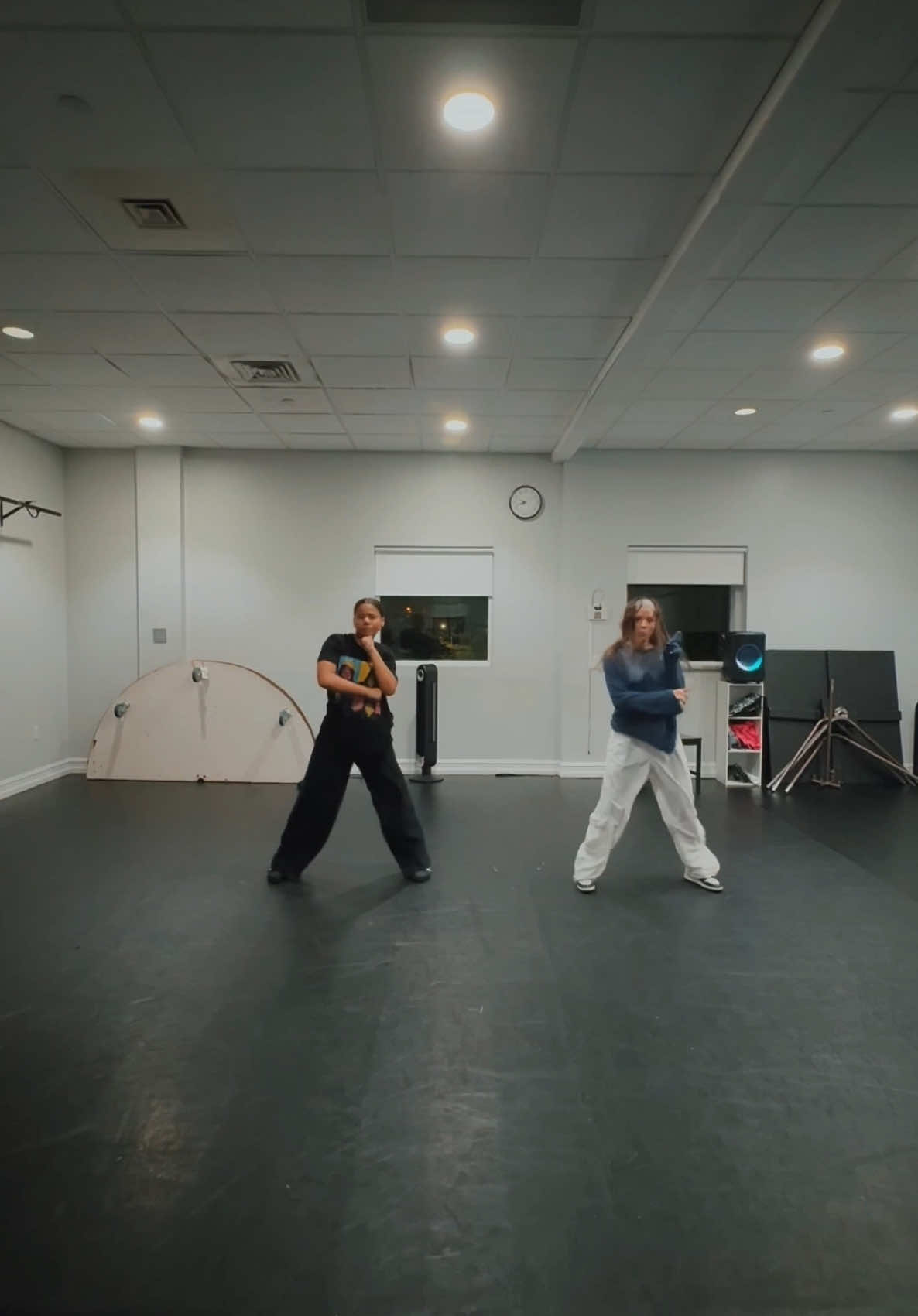 class tnt 🔥🔥 DC: mee 🙋‍♀️  #fyp #dancer #hiphopdance #danceteacher 