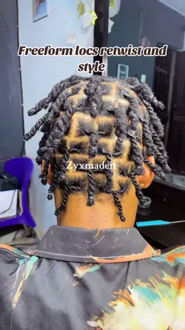 Freeform retwist. Temporary locs inspiration. #locsinota #naturaldreadlocks #freeformlocs #zyxmadeit 