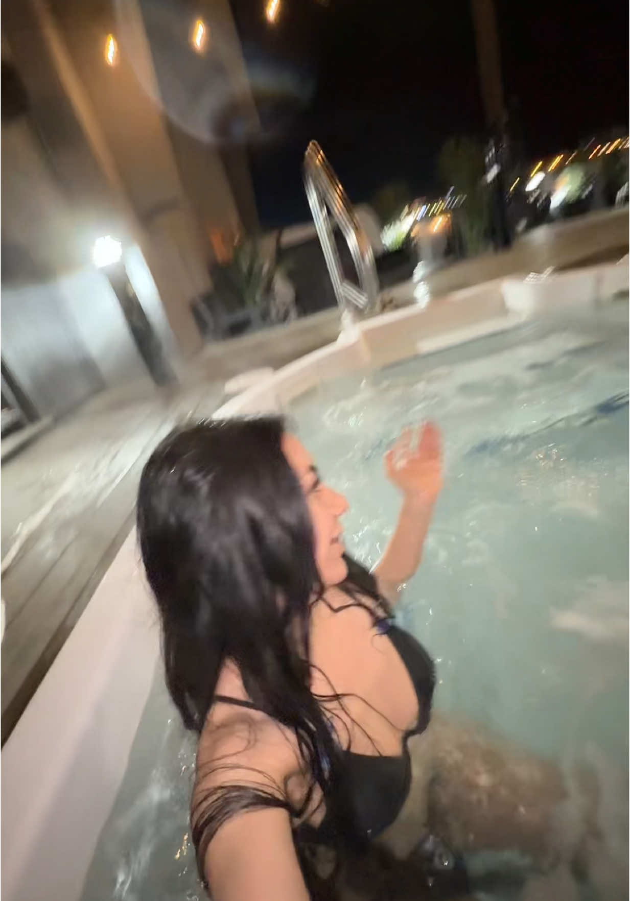 ‏خليني أشوفك بالليل ##الشعب_الصيني_ماله_حل😂😂##سوريه##تركيا