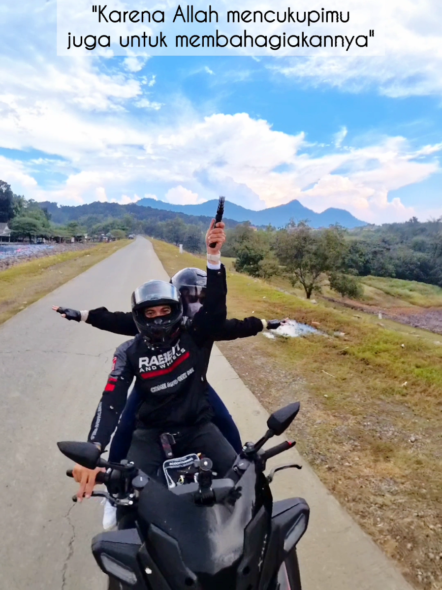 kalo kalian pernah motoran kmn aja bareng pasangan? ini perjalanan motoran kami Bandung-Purwakarta 🥰 @oviicantika11  #jalanjalan #motoran #touring #traveltiktok #paranggombong #wadukjatiluhur #fyp #trending #creatorsearchinsights 