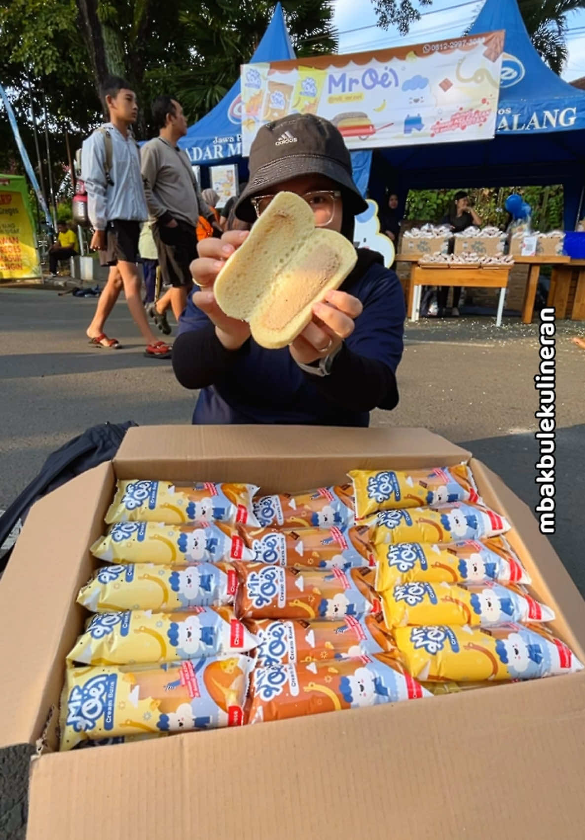 HEBOH BANGET DI CAR FREE DAY MALANG ‼️  . #kuliner #malang #kulinermalang #roti #carfreeday #mbakbulekulineran 