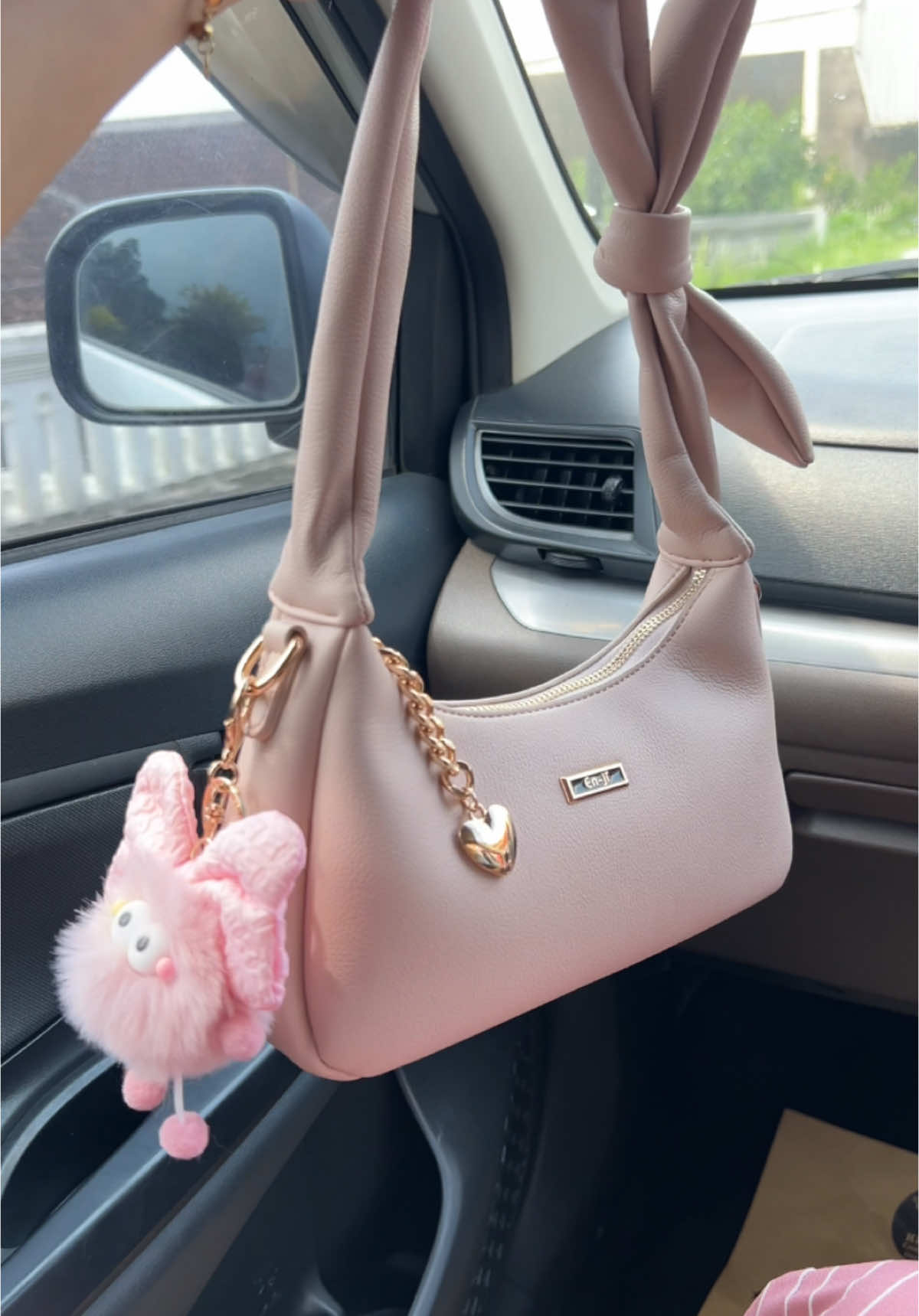 #taswanita #enjibag #tasenji #shoulderbag #slingbagwanita #tasselempangwanita #enjimonhi 