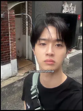 HUSBAND DONGYOON IS FINALLY VIRAL IN KOREA 😭🙏🏼😭🙏🏼 #jangdongyoon #장동윤 #kdrama #찰스엔터 #charlesenter #드라마 #themantis #longdistance #projectwolfhunting #ifwewereaseason #pleasebemyear #school2017 #topmanagement  #thetaleofnokdu #joseonexorcist #dailydoseofsunshine #oasis #mymaniscupid #likeflowersinsand #thekingofthedesert 