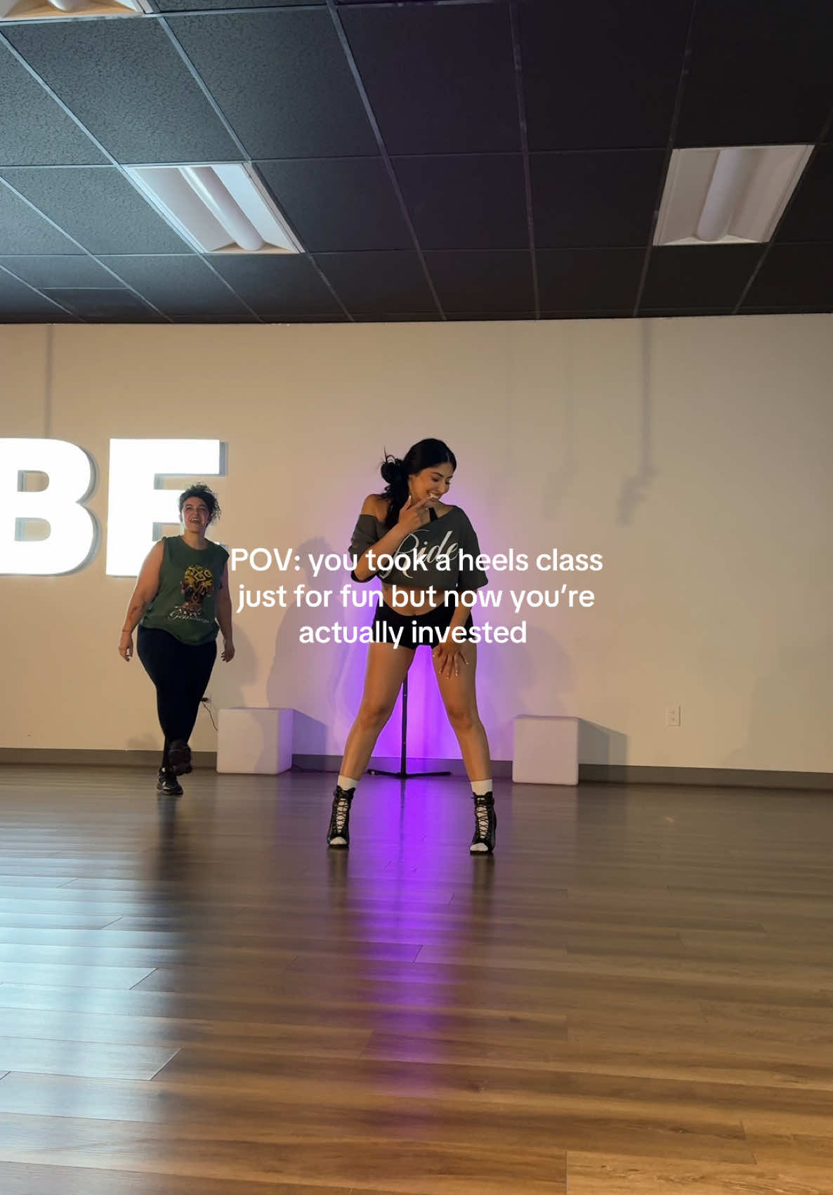 Everything hurts 😍 #heelsdance #heelsclass #dance @vibedancestudio__  🩷 