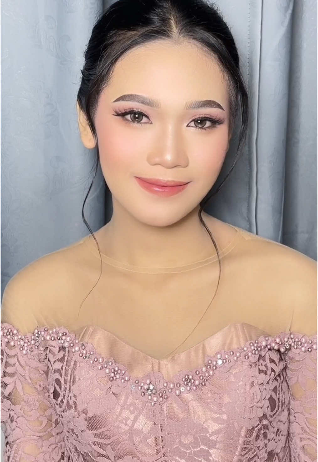 cantiknyaaa💗 BOOKING WA 081371922720 #muajogja #muakulonprogo #muawates #muaduri #makeup #makeupwisu #makeupakad #makeugraduation #makeuplamaran #makeupegagement #makeupphotoshoot #makeupjogja #makeupwates #makeupkulonprogo #fyp #foryou #mua #makeupartist 