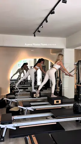 We love our signature AYANA flows — creative, versatile, and designed to keep your body moving in effective ways. Every class is thoughtfully built to challenge you, support your progress, and bring variety to your practice — so it never feels repetitive #ayanapilates #towerpilates #reformerpilates #reformerflow #merrithew #pilatesinstructor #pilatesinspiration #ayanastudio #reformerpilatesleipzig #leipzig 