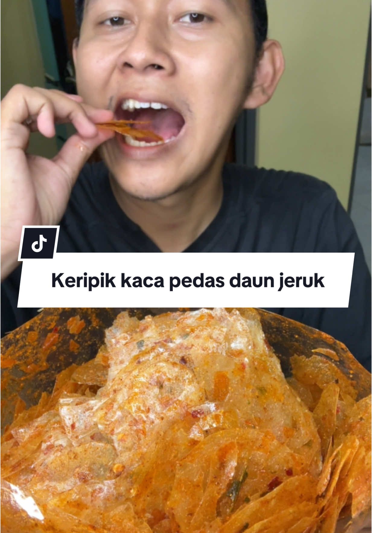 Mana tahan sama godaan keripik kaca 1 kg pedas. Chili oilnya enak bgt Keripik kaca pedas daun jeruk. ada juga kripca pedas daun jeruk 500 gram.   #kripca #kripcapedas #kripcapedasdaunjeruk #kripca1kg #keripikkaca #kripikkaca #keripikkaca #keripikkacapedas #keripikkacapedasdaunjeruk 