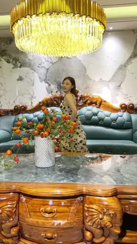 Ten million villas and luxury houses put this sofa to show the atmosphere, dignity and luxury. #FurnitureVideo#FurnitureFactory#FurnitureLivingRoom#HomeDecoration#Furniture #SolidWoodFurniture#LivingRoomSofa#Sofa#VillaSofa #FurnitureFactory#GenuineLeatherFurniture#LeatherFurniture#HandmadeSofa#FurnitureDesign#Chair#EuropeanFurniture#FrenchFurniture #ParisDesign#Retrostyle