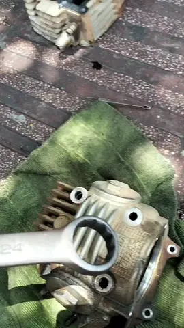 mẹo nhỏ sửa chữa xe máy.. hoàng học racing #meow #meovat #meohay #chetao #suaxemay #phutungxemay #meo #tiktok #hoccungtiktok @sửa xe hoàng học racing @Hoàng học racing 3 